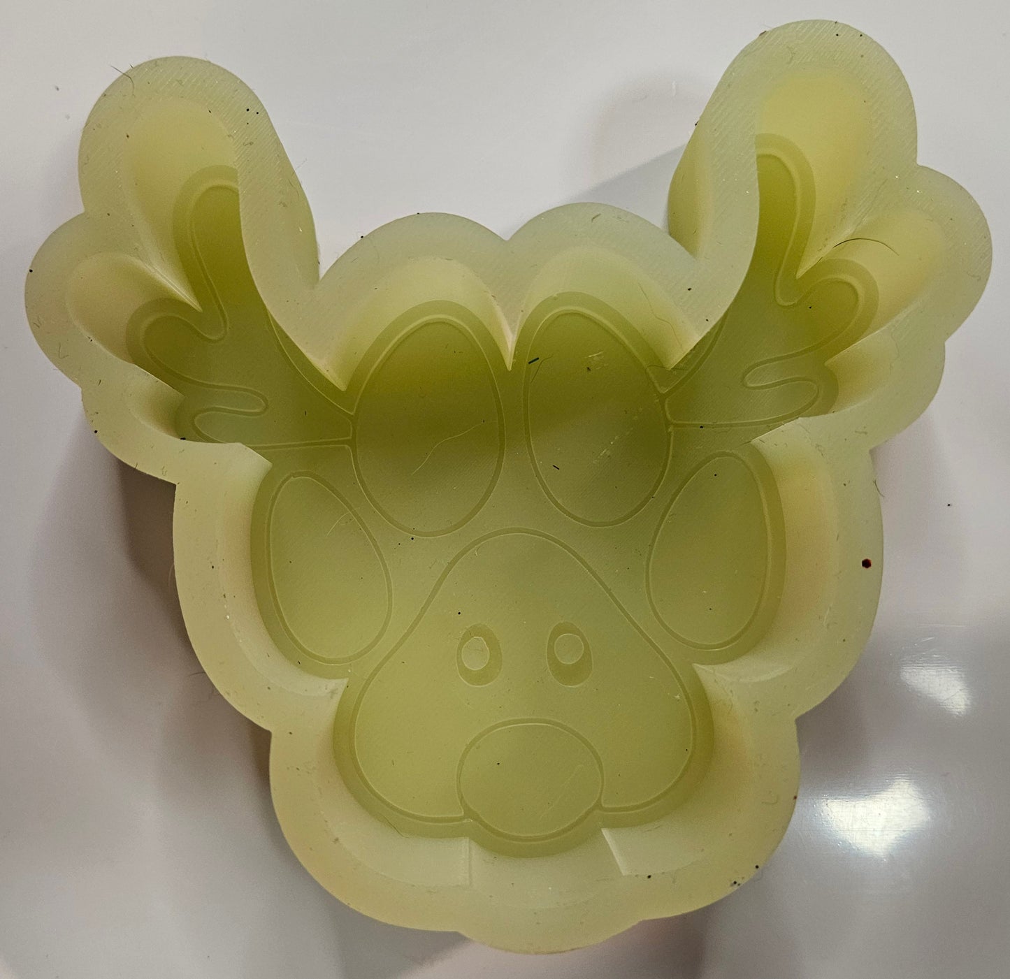 Mold Paw W/ Reindeer Antlers