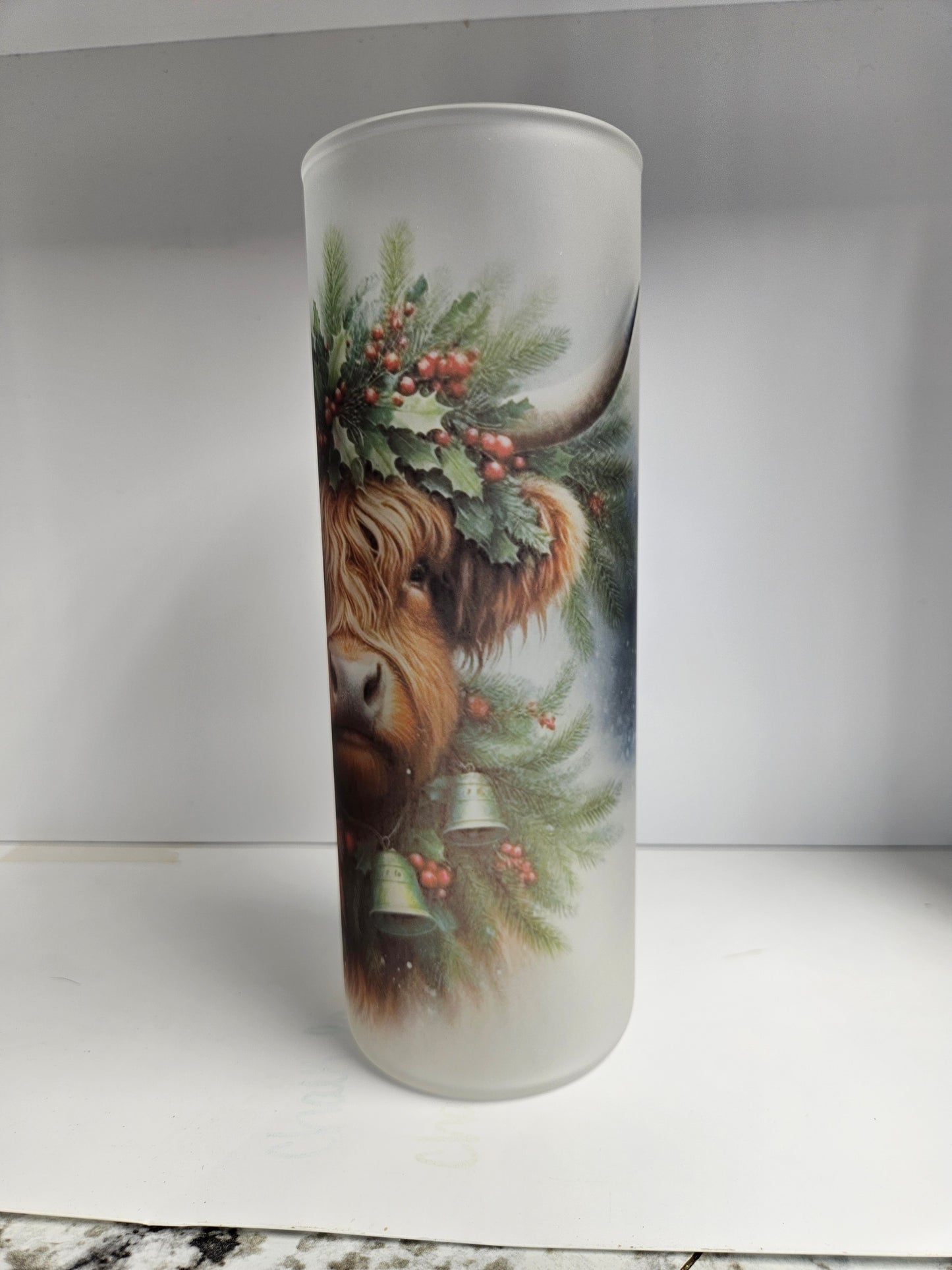 25 oz Frosted Skinny Glass Tumbler "Christmas Highland Cow"