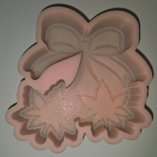 Mold Weed Leaf W/ Bows