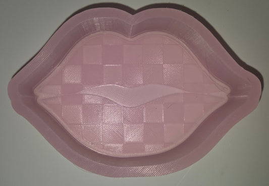 Mold Checkered Lips